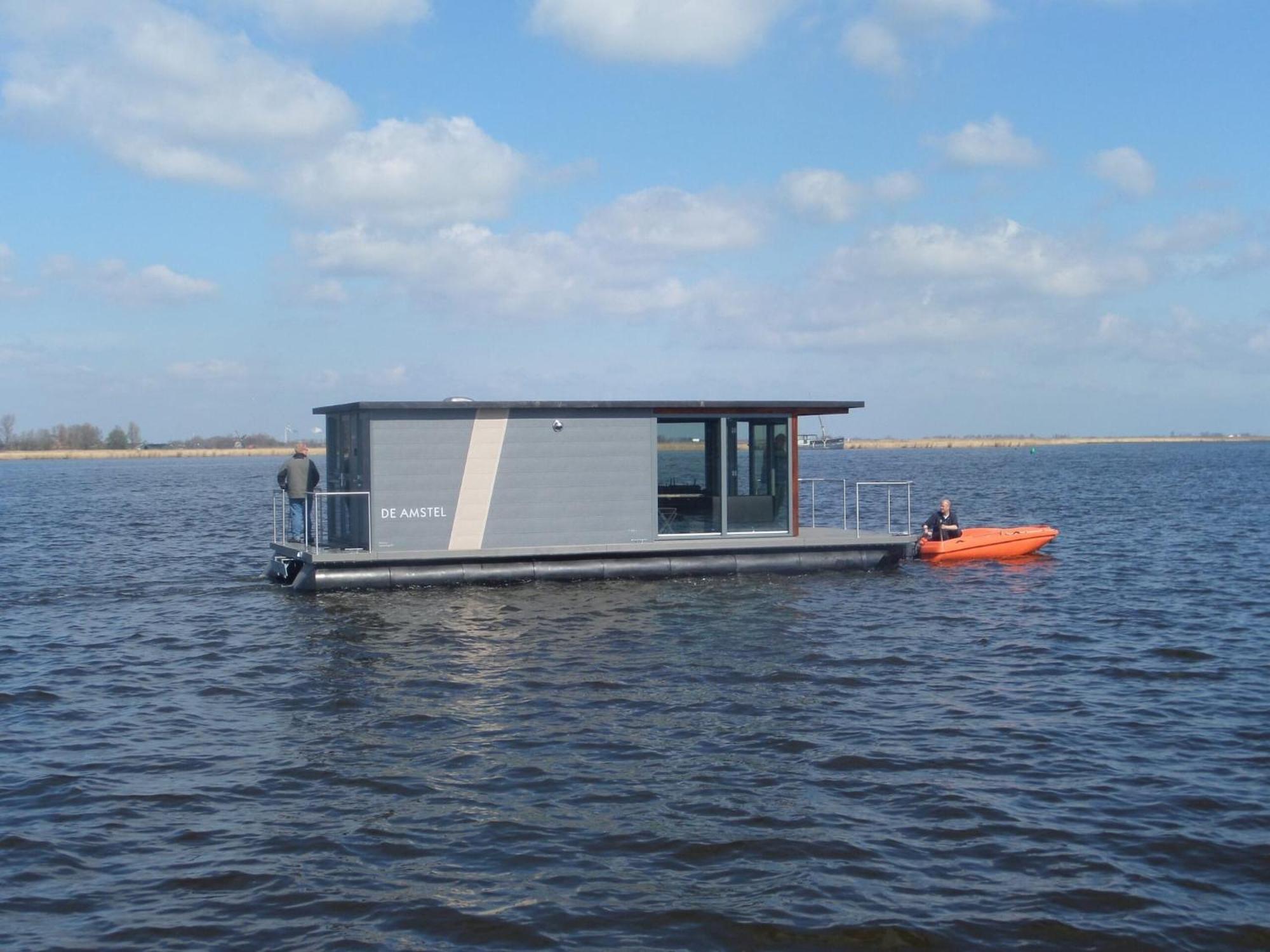 Modern Houseboat With Air Conditioning Located In Marina Uitgeest Buitenkant foto