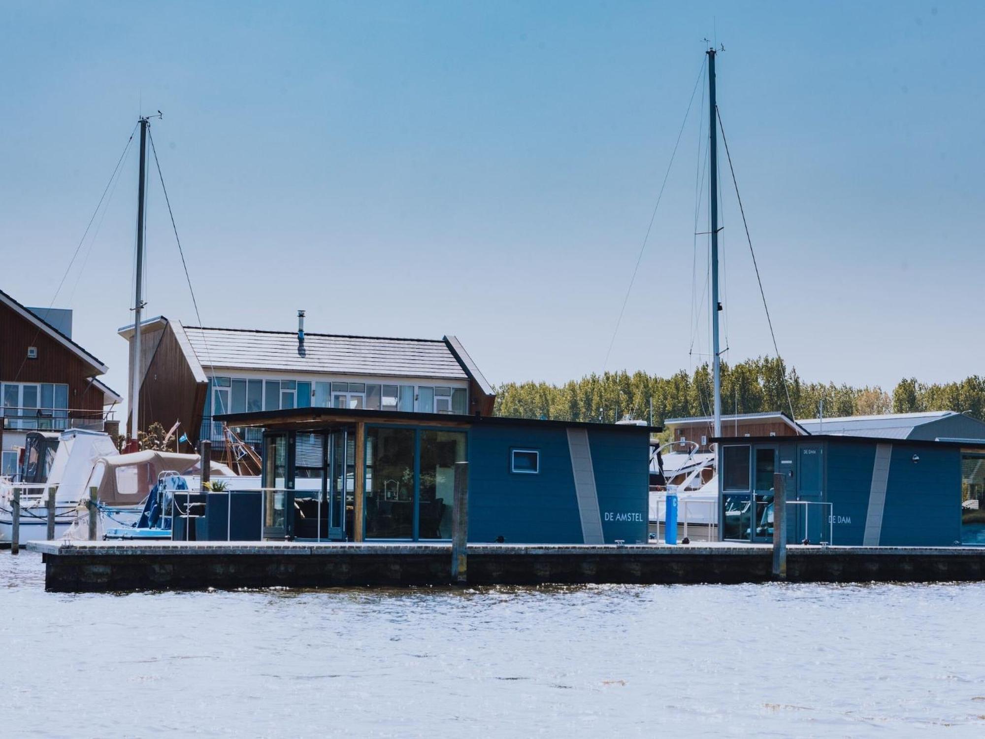 Modern Houseboat With Air Conditioning Located In Marina Uitgeest Buitenkant foto